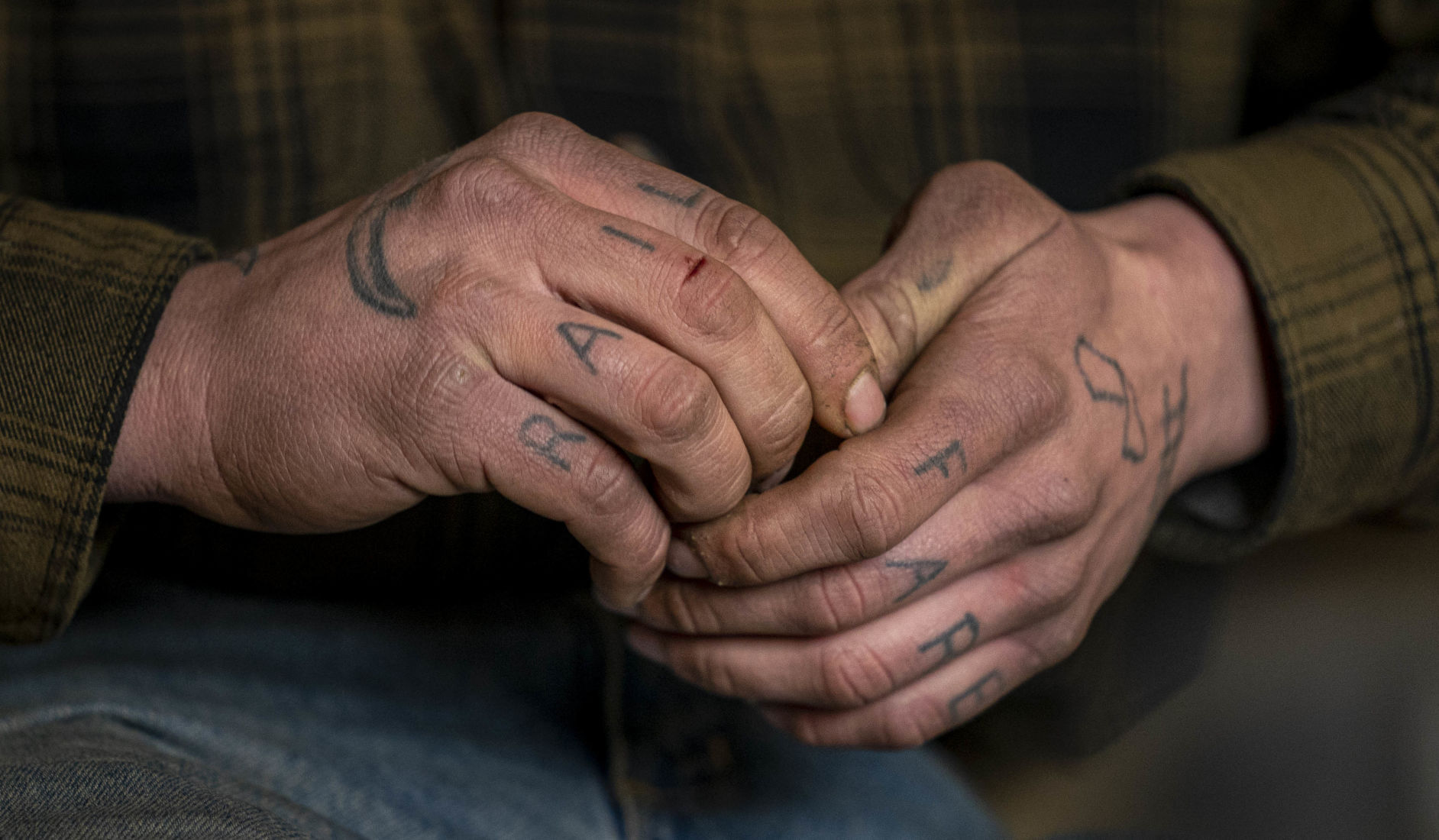 Derek Endres' hands